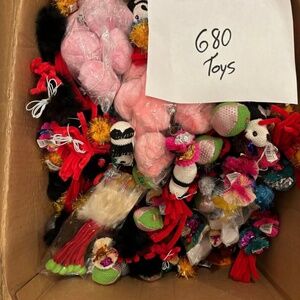 680 cat toy bulk lot spider ball pom poms glitter panda teaser bell burlap mylar